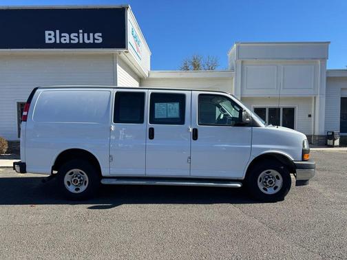 2023 GMC Savana 2500 Work Van