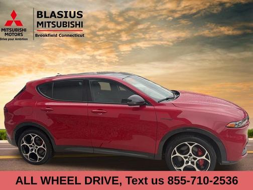 Rosso 2024 Alfa Romeo Tonale Veloce