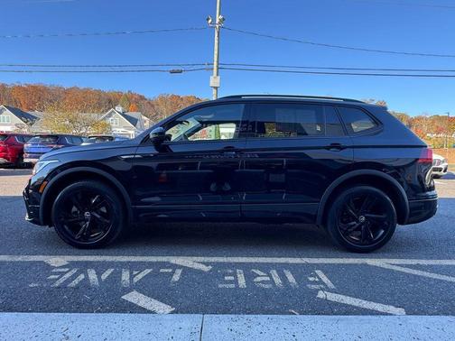 2023 Volkswagen Tiguan 2.0T SE R-Line Black