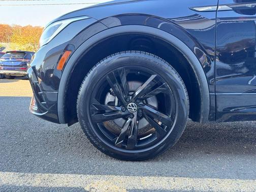 2023 Volkswagen Tiguan 2.0T SE R-Line Black
