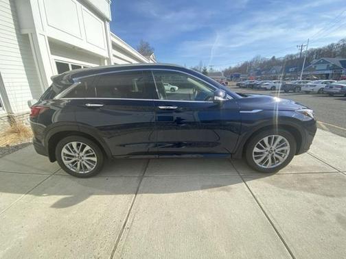 2023 INFINITI QX50 LUXE AWD