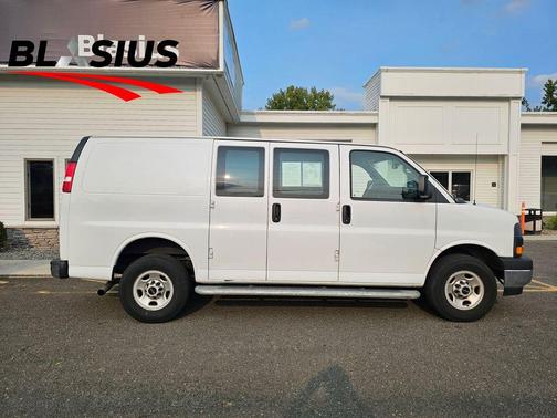 2023 GMC Savana 2500 Work Van
