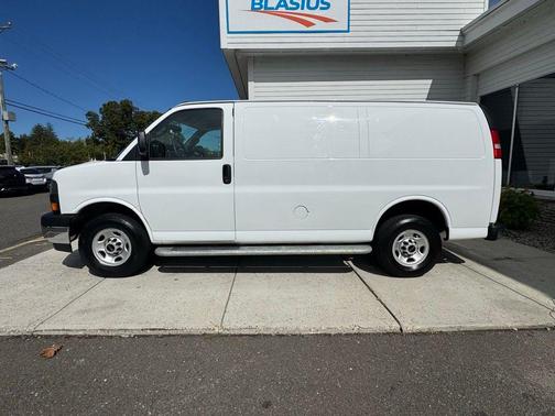 2023 GMC Savana 2500 Work Van