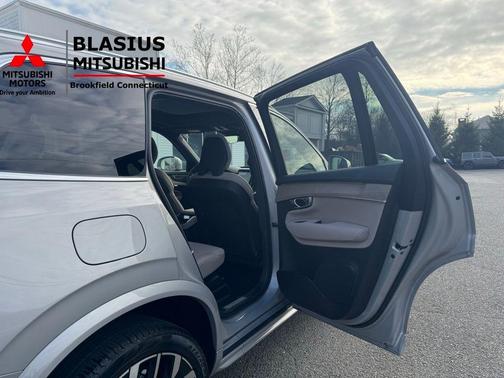 2025 Volvo XC90 B6 Plus 7-Seater