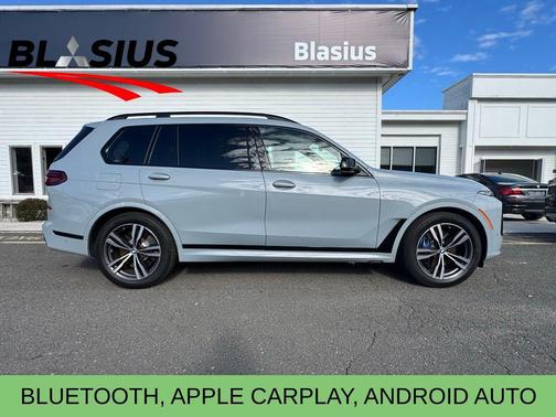 2025 BMW X7 M60i