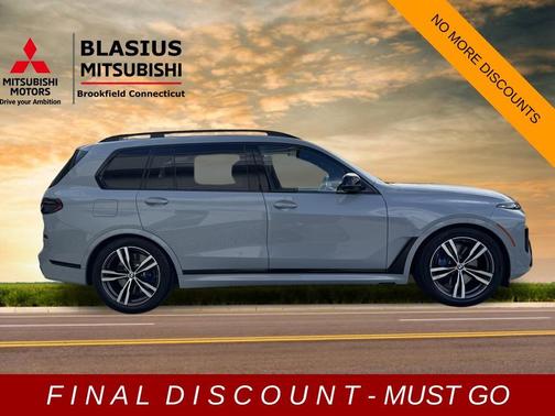 Gray Metallic 2025 BMW X7 M60i