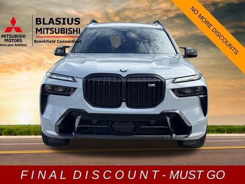 Gray Metallic 2025 BMW X7 M60i