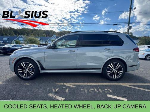 2025 BMW X7 M60i