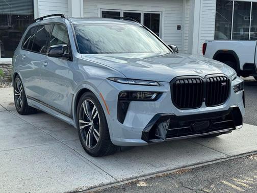 Gray Metallic 2025 BMW X7 M60i