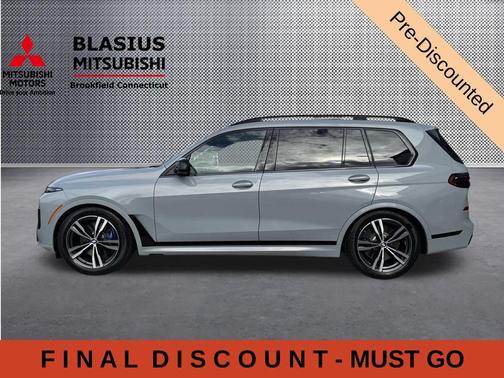 Gray Metallic 2025 BMW X7 M60i