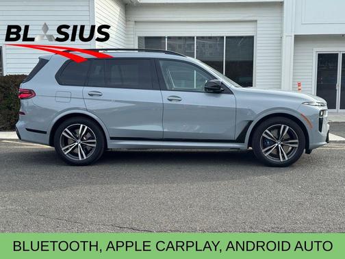 2025 BMW X7 M60i