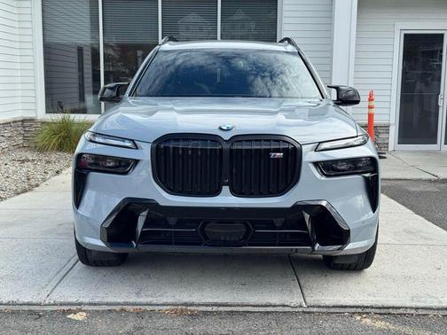 Gray Metallic 2025 BMW X7 M60i