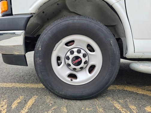 2023 GMC Savana 2500 Work Van