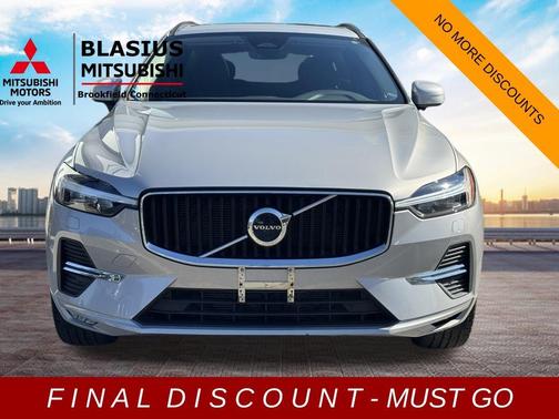 2022 Volvo XC60 B5 Momentum