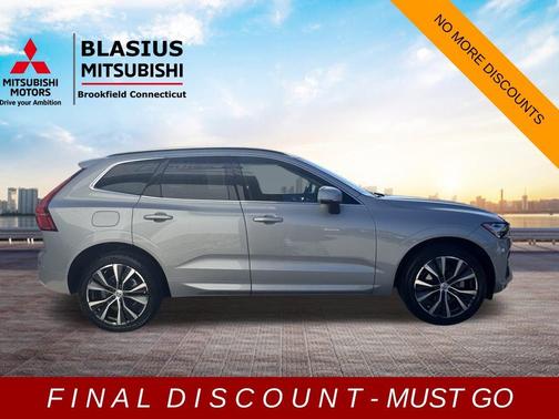 2022 Volvo XC60 B5 Momentum