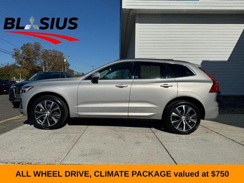 2022 Volvo XC60 B5 Momentum