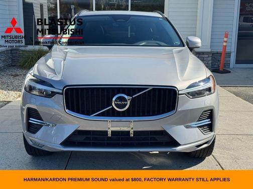 2022 Volvo XC60 B5 Momentum