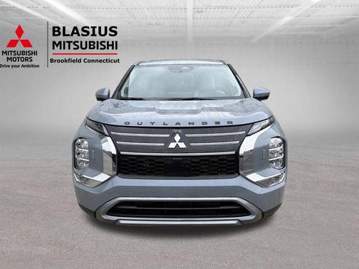 Moonstone Gray Metallic 2026 Mitsubishi Outlander PHEV SE