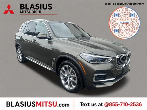 Manhattan Green Metallic 2023 BMW X5 xDrive40i