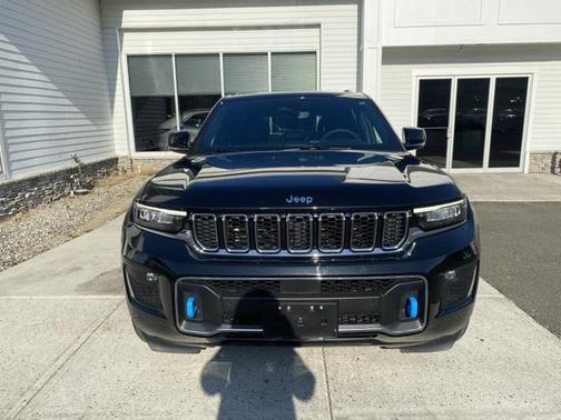 2022 Jeep Grand Cherokee 4xe Overland