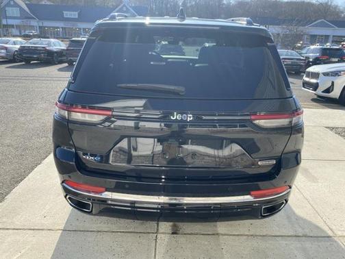 2022 Jeep Grand Cherokee 4xe Overland