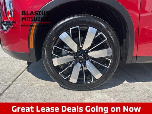 Diamond Red 2026 Mitsubishi Outlander SE