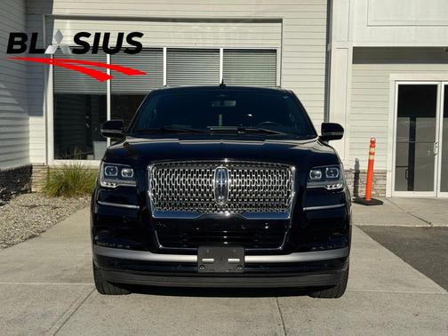 2022 Lincoln Navigator Standard