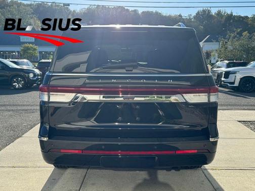 2022 Lincoln Navigator Standard
