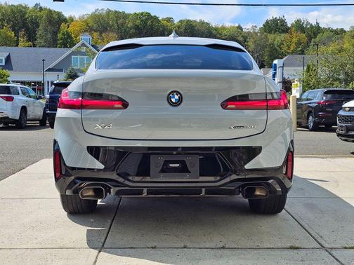 2023 BMW X4 xDrive30i