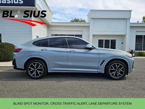 2023 BMW X4 xDrive30i