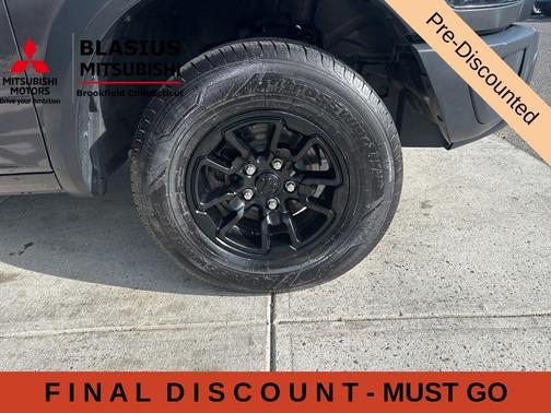 Granite Crystal Clearcoat Metallic 2022 RAM 1500 Classic SLT