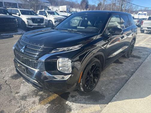 2024 Mitsubishi Outlander SE Black Edition