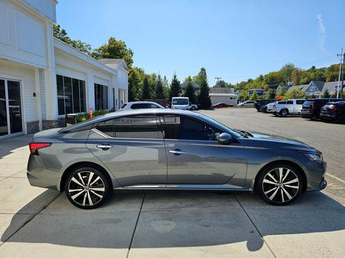 2020 Nissan Altima 2.5 Platinum