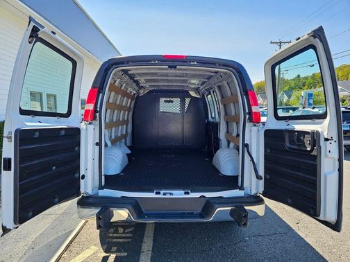 2023 GMC Savana 2500 Work Van