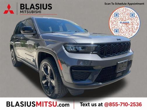 Metallic 2023 Jeep Grand Cherokee Altitude