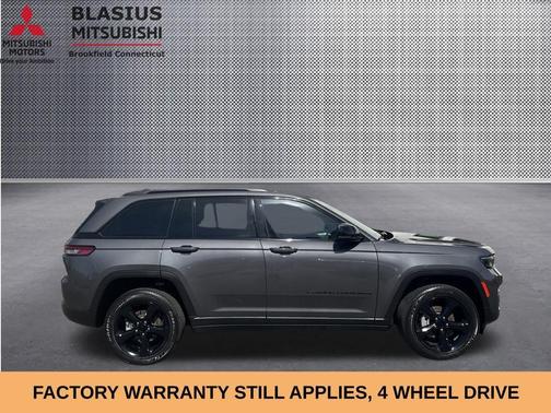 Metallic 2023 Jeep Grand Cherokee Altitude
