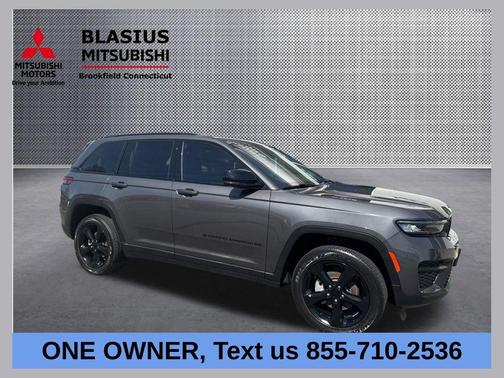 Metallic 2023 Jeep Grand Cherokee Altitude