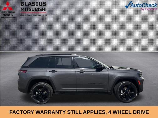 Metallic 2023 Jeep Grand Cherokee Altitude