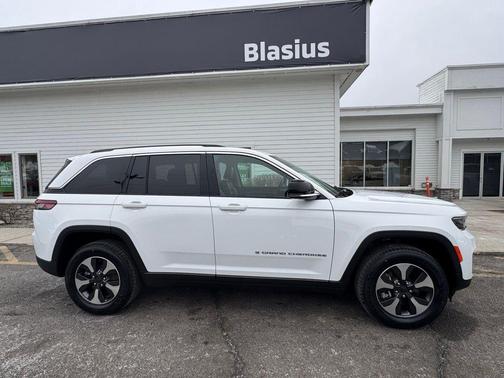 2023 Jeep Grand Cherokee 4xe Base