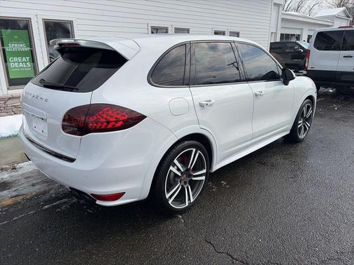 2014 Porsche Cayenne GTS