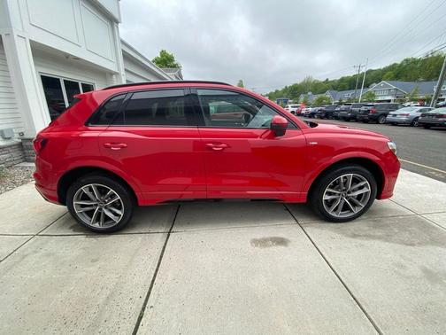 2022 Audi Q3 45 S line Premium