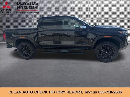 Onyx Black 2024 GMC Canyon Denali