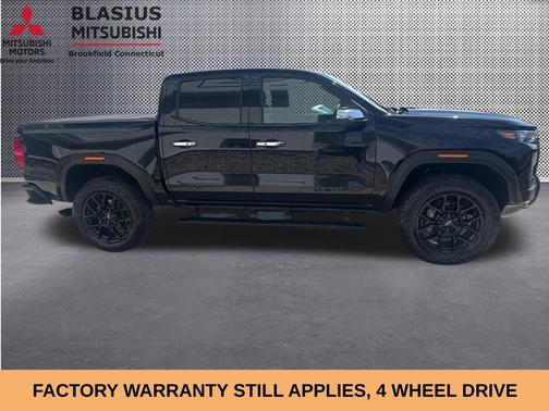 Onyx Black 2024 GMC Canyon Denali