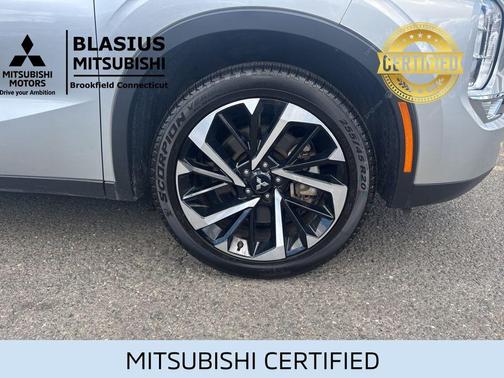 Alloy Silver Metallic 2024 Mitsubishi Outlander SE