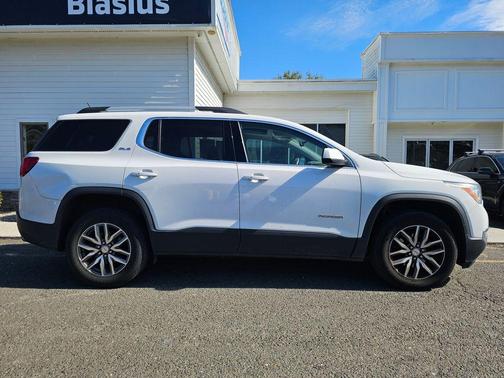 2017 GMC Acadia SLE-2