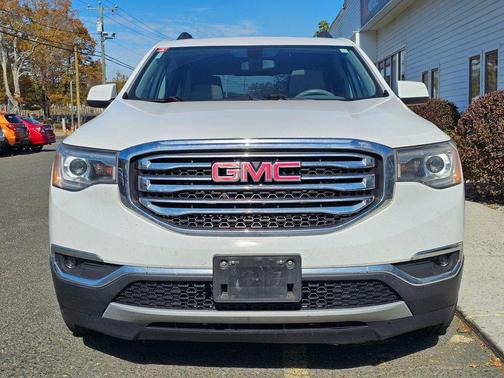 2017 GMC Acadia SLE-2