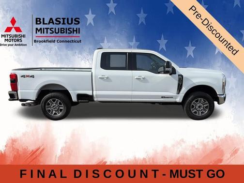 Oxford White 2024 Ford F-250 Lariat