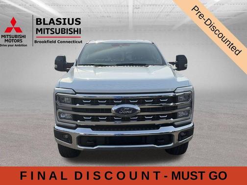 Oxford White 2024 Ford F-250 Lariat