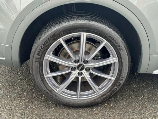 Chronos Gray Metallic 2023 Audi SQ5 3.0T Premium Plus