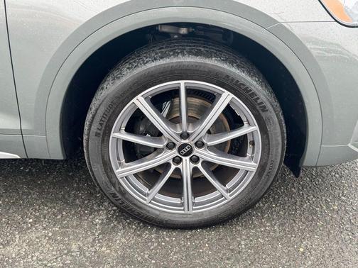 Chronos Gray Metallic 2023 Audi SQ5 3.0T Premium Plus